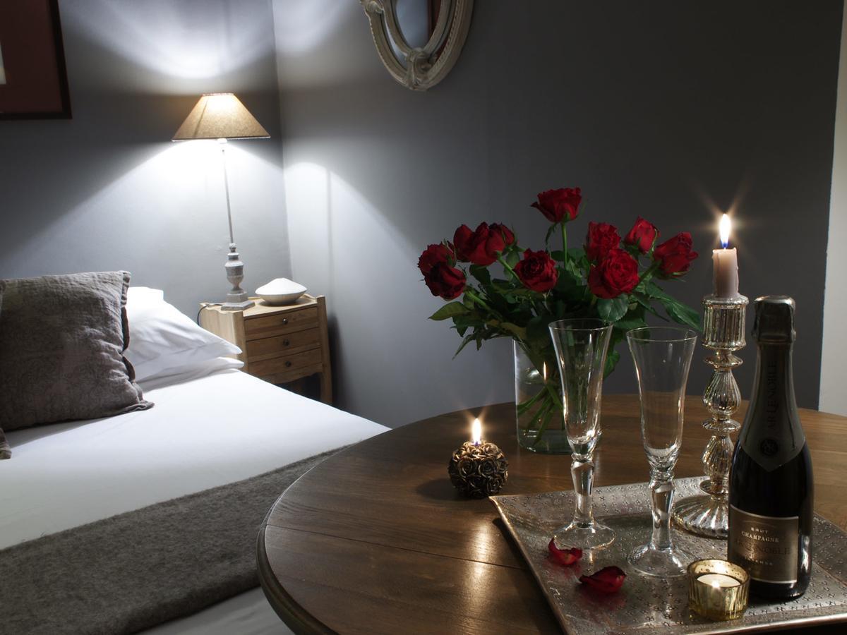 Bed and Breakfast Vue Sur Cour La Rochelle  Exterior foto