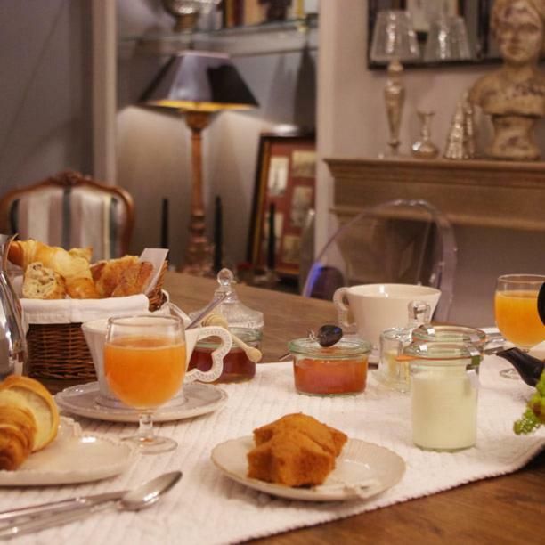Bed and Breakfast Vue Sur Cour La Rochelle  Exterior foto