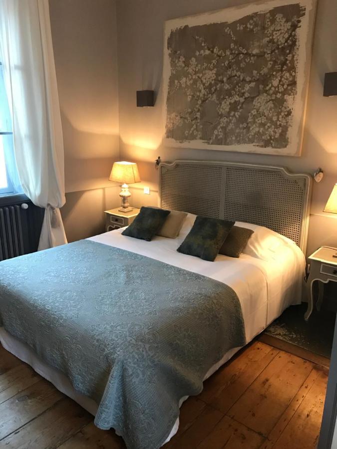Bed and Breakfast Vue Sur Cour La Rochelle  Exterior foto